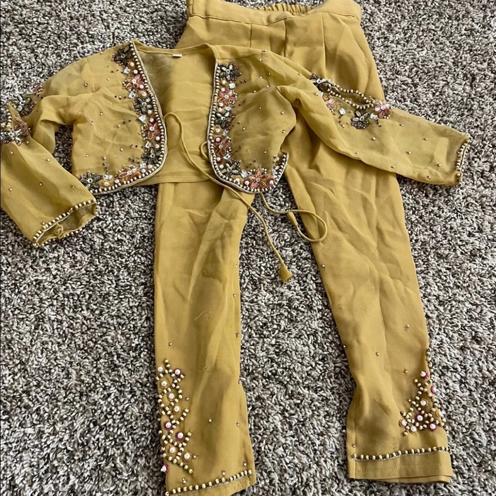 #008 Indian kids outfit size 20